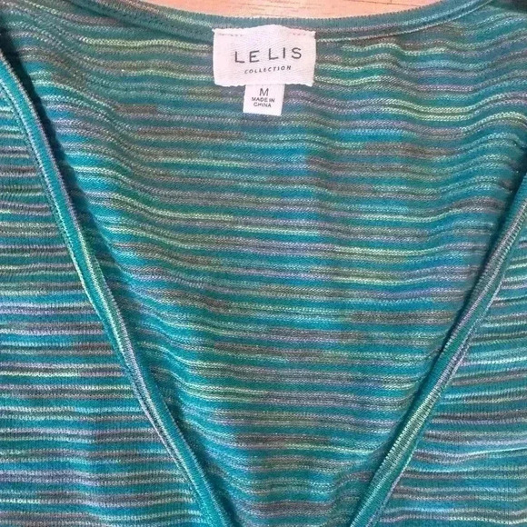 Le Lis Bodysuit NWOT size M. Super cute teal pattern 💗💗 - Picture 2 of 3